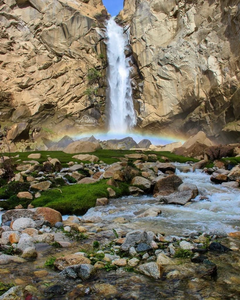 khamush waterfall slkardu